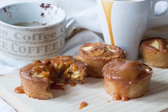 gateau pommes caramel